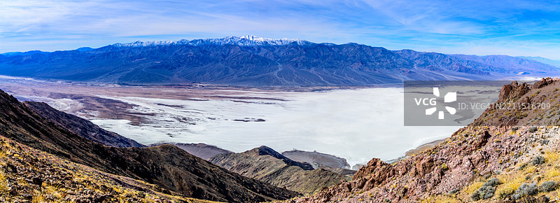 从但丁视角俯瞰的巴德沃特盆地图片素材
