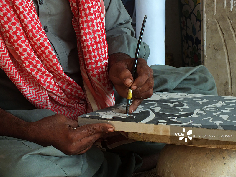 工作场所正在制作陶土陶器图片素材