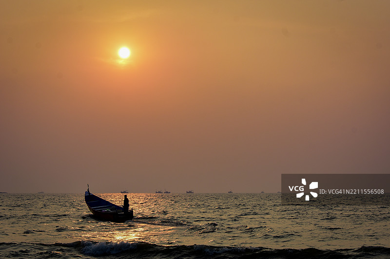 乌杜皮马尔佩海滩的日落时分图片素材