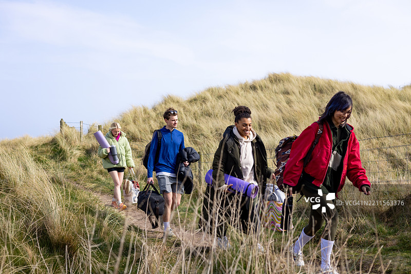 平静的回归散步图片素材