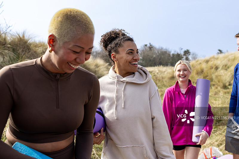 瑜伽笑声图片素材