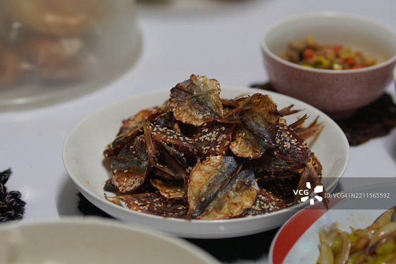 适合油炸的香甜芝麻鲹鱼片图片素材