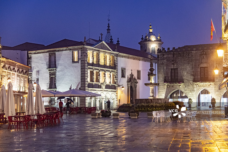 葡萄牙，维亚纳堡，黄昏时分的共和国广场图片素材