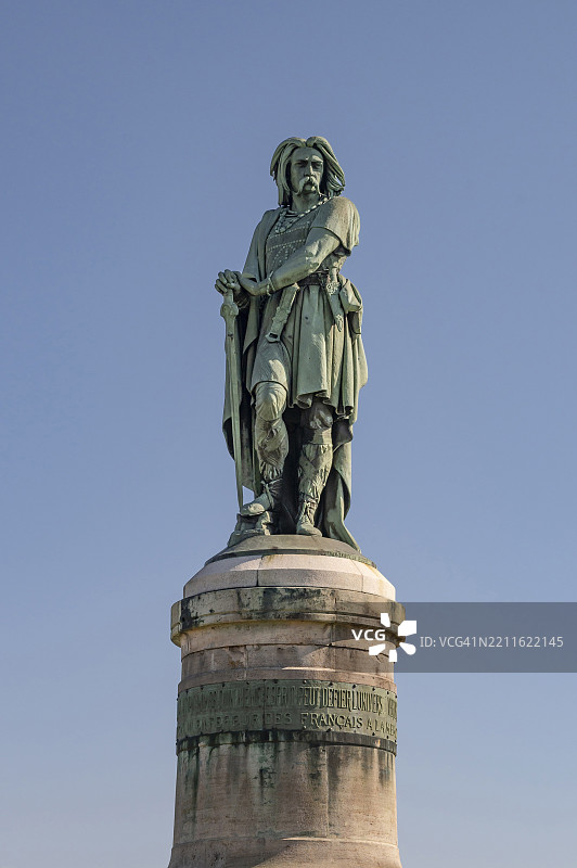 维尔辛盖托里克纪念碑是艾梅·米莱创作的青铜雕像,基座由尤金·维奥莱-勒-杜克设计,标志着阿莱西亚战役(公元前52年)的遗址,在这里,高卢领袖维尔辛盖托里克被尤利乌斯·凯撒击败,位于阿利斯-圣雷恩的蒙特奥索。图片素材