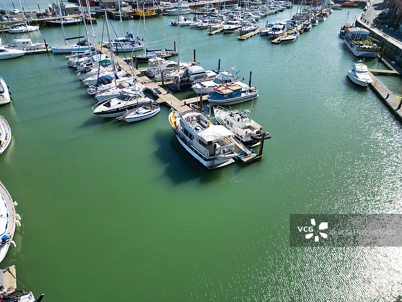 英国肯特郡拉姆斯盖特海滩和海洋城的旅游景点图片素材