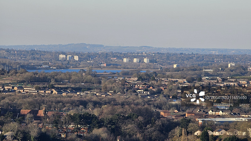 从高处俯瞰的城镇风景与天空，伍斯特郡，英国图片素材