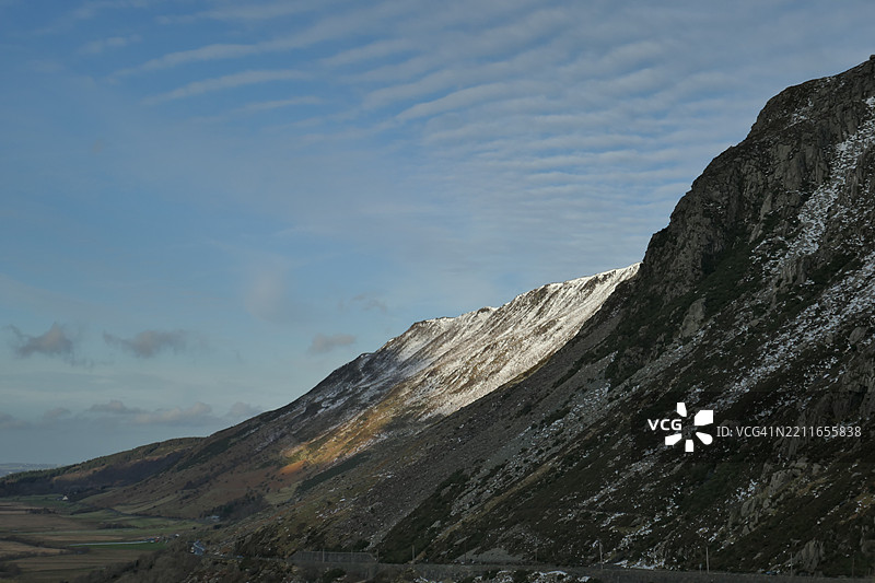 山脉与天空的美丽景色图片素材