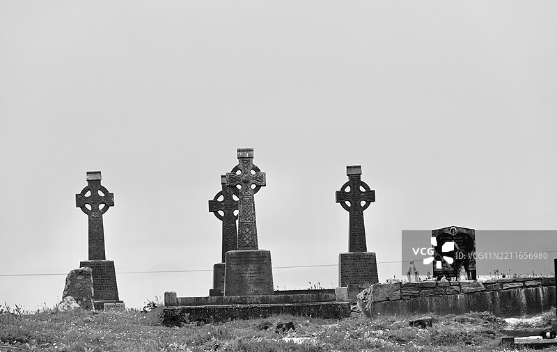 古老遗迹在晴朗天空下的景观图片素材