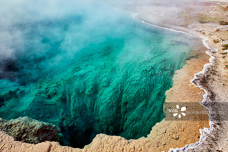 黄石国家公园的黑池，怀俄明州，美国图片素材