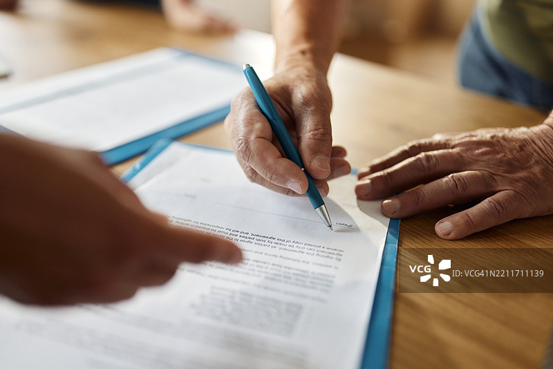 签署合同！图片素材