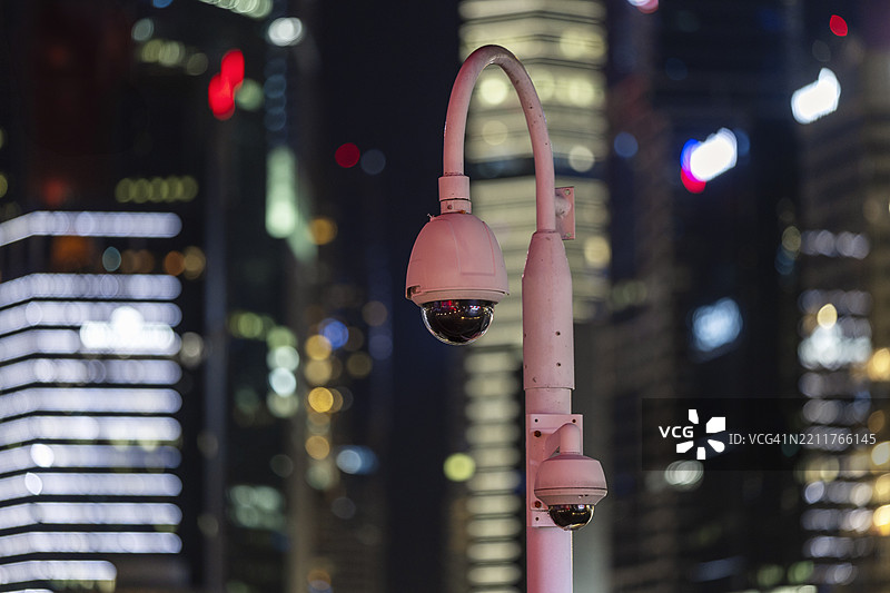 新加坡滨海湾的闭路电视摄像头。图片素材