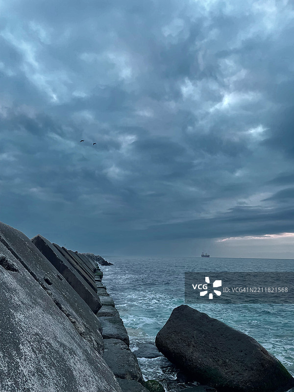 海洋与天空的美丽景色，土耳其宗古尔达克市图片素材