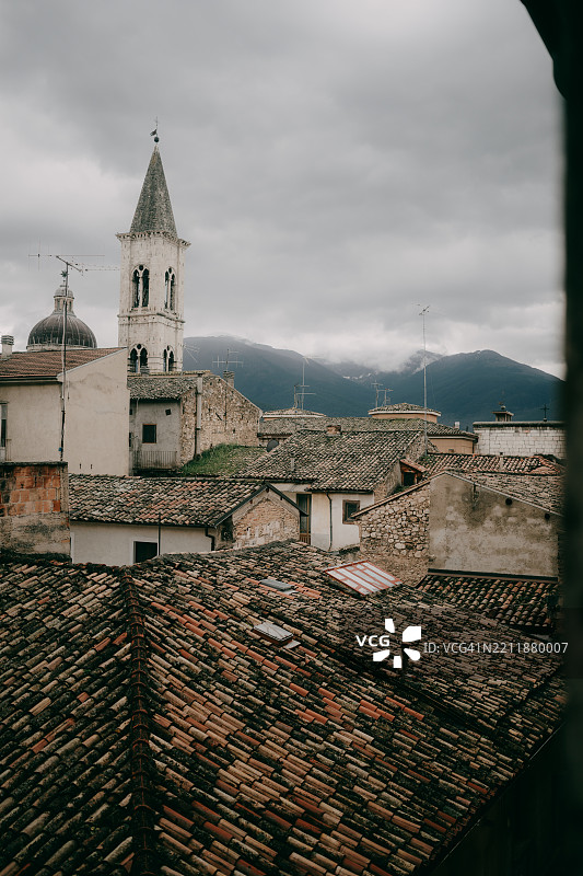 意大利阿布鲁佐州苏尔莫纳的城镇风景图片素材