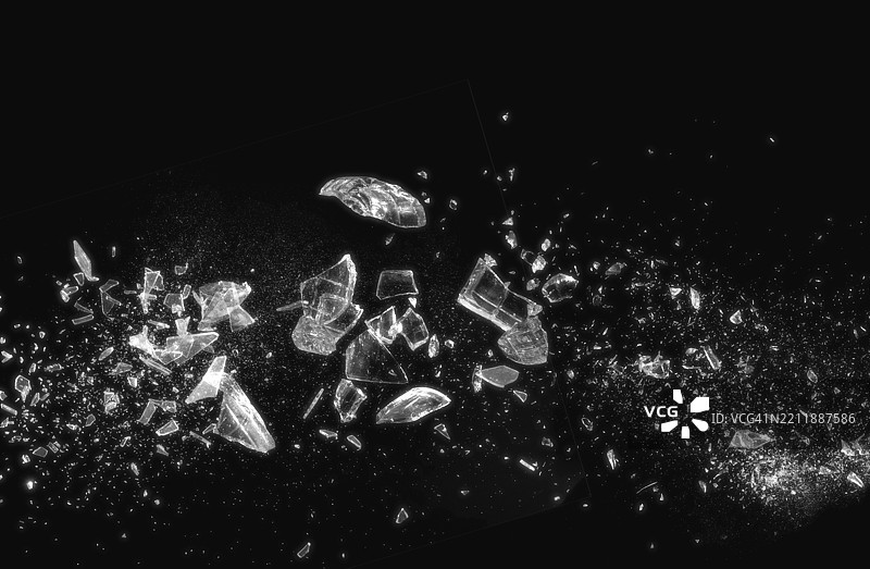 黑色背景上的破碎玻璃展示了碎玻璃的抽象纹理，细节丰富。该图像非常适合用作背景、纹理或抽象艺术项目。图片素材