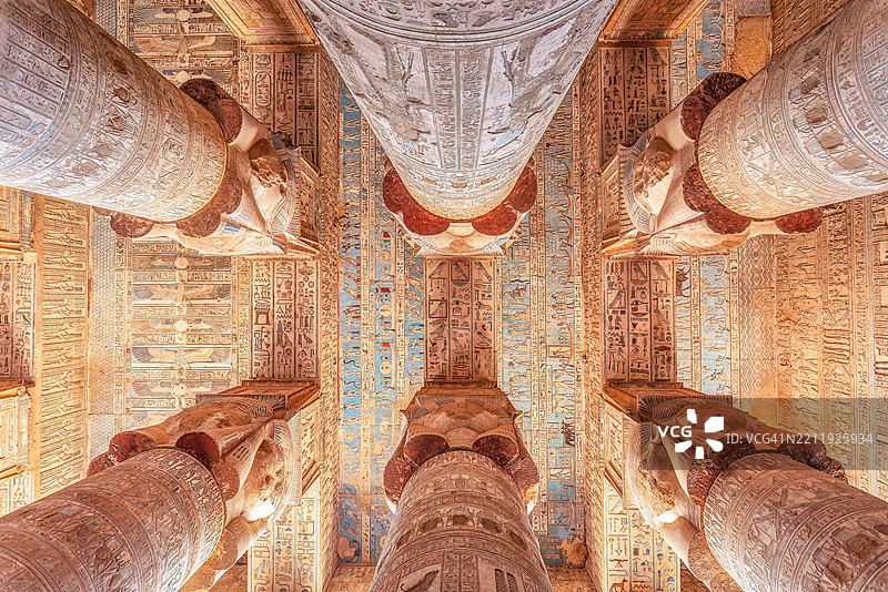 埃及丹德拉神庙的天花板图片素材