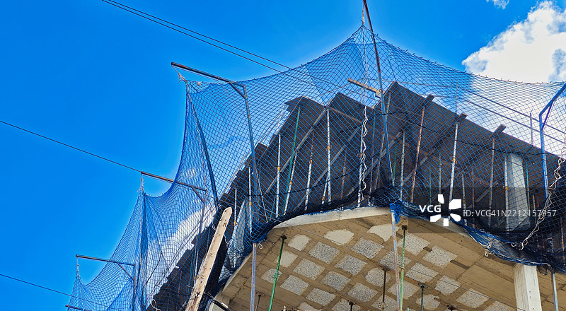 被网罩保护的脚手架图片素材