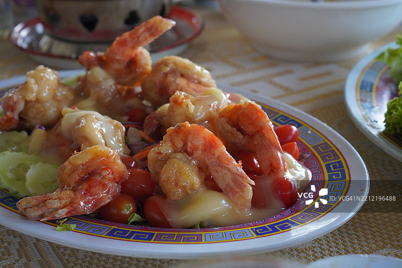 炸虾沙拉图片素材