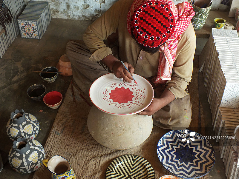 工作场所正在制作陶土陶器图片素材