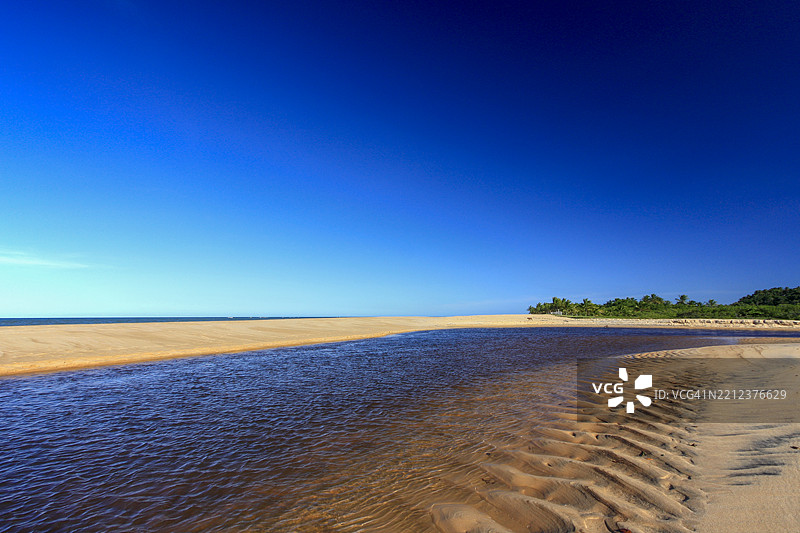 巴伊亚州特朗科索的巴拉河海滩图片素材