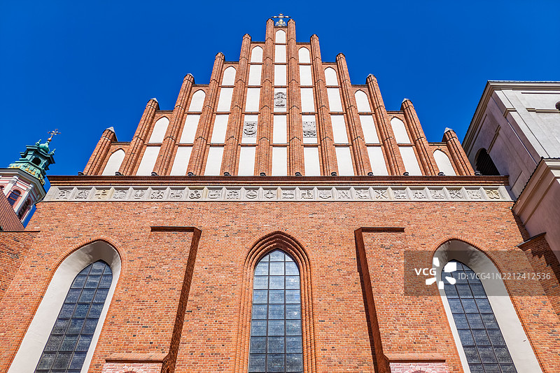 波兰华沙圣约翰大教堂的哥特式外立面图片素材