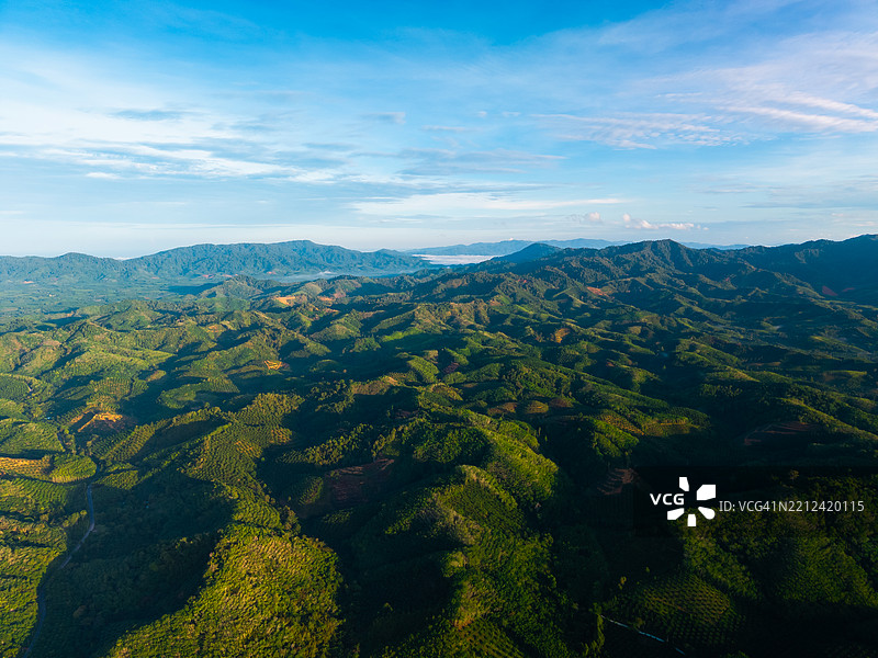 泰国攀牙府的山景鸟瞰图图片素材