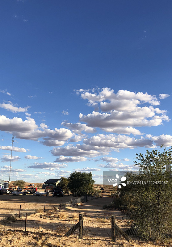南澳大利亚伊南敏卡的天空下的田野美景图片素材