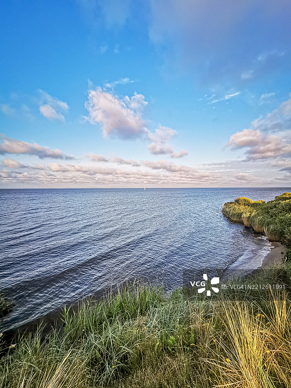 丹麦中日德兰地区Hvide Sande的海洋与天空的美丽景色图片素材