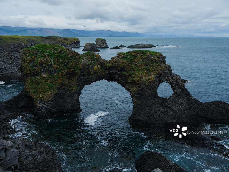 冰岛海岸的Dyrhólaey风景如画的海边景观图片素材
