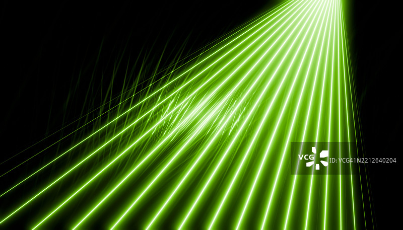 明亮的绿色激光束在黑色背景上形成对角线图案。Blender 3D 插图图片素材