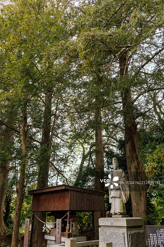 创始人阿部宗斗的雕像。图片素材