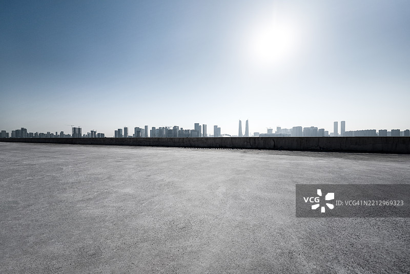 城市天际线，停车场图片素材