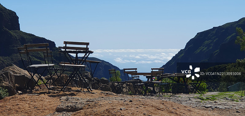 西班牙加那利群岛拉斯帕尔马斯的天空与山脉的美丽景色图片素材
