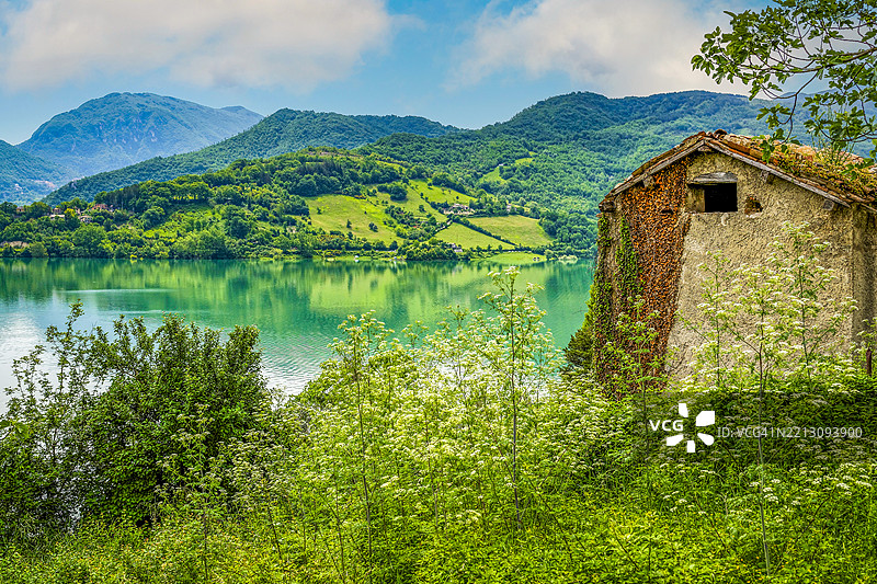 意大利萨尔托湖畔的春日图片素材