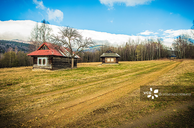 田野与天空的美丽景色图片素材