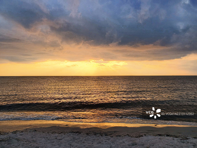 新泽西州，美国，日落时分海洋与天空的美丽景色图片素材