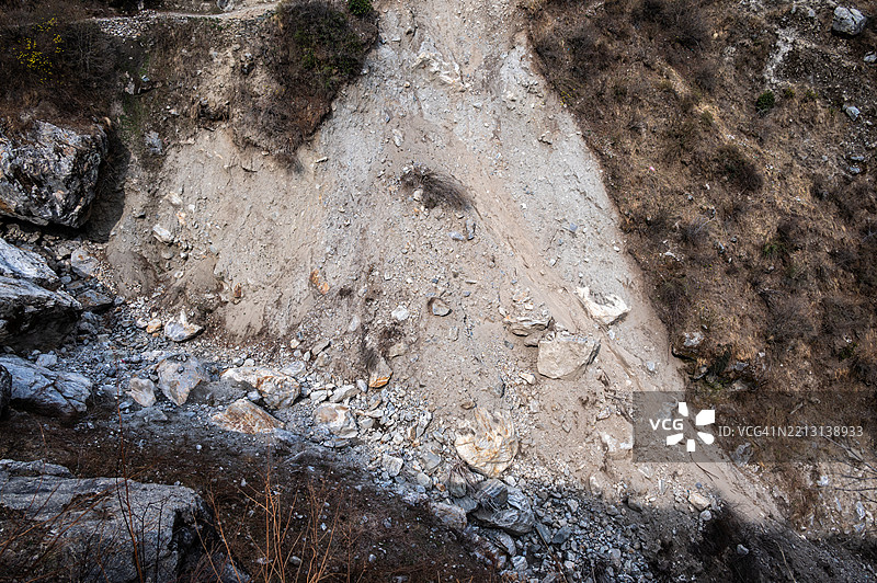 尼泊尔前往朗唐村的滑坡区域景观。图片素材