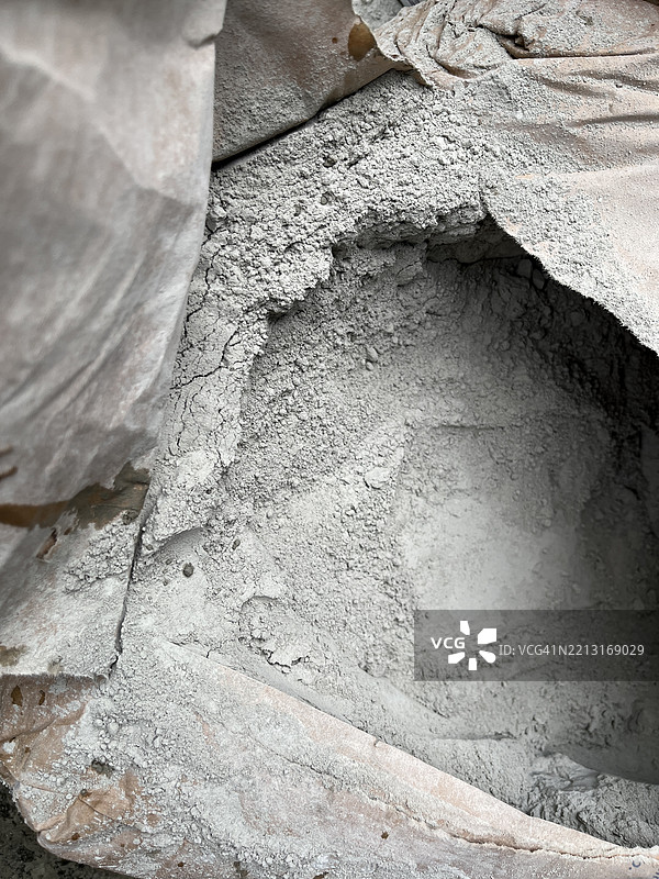 纸袋内的水泥粉末特写图片素材