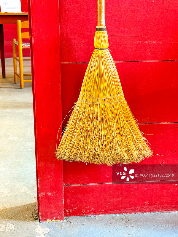 摇摆扫帚的特写镜头图片素材