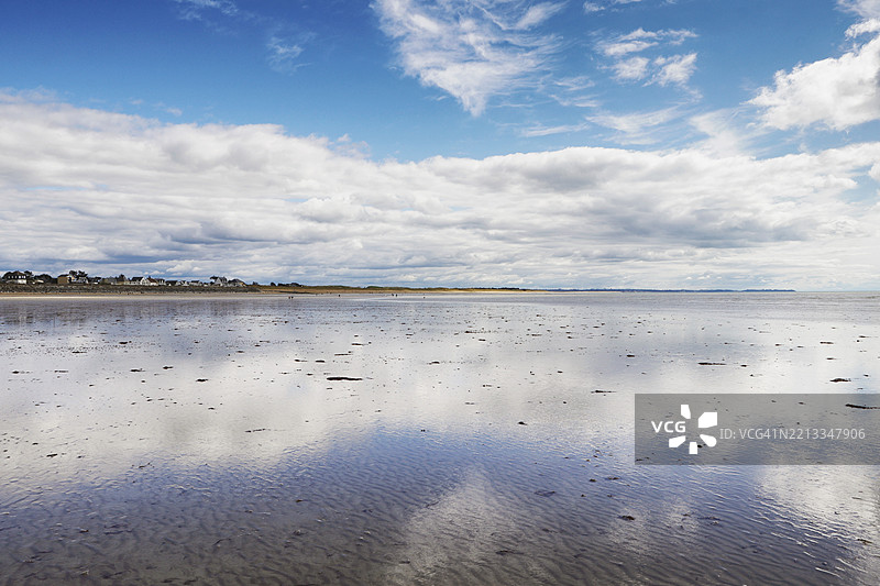法国诺曼底的壮观倒影图片素材