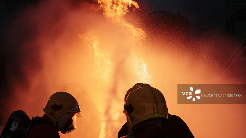 消防员团队。图片素材