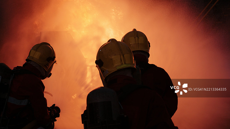 消防员团队。图片素材