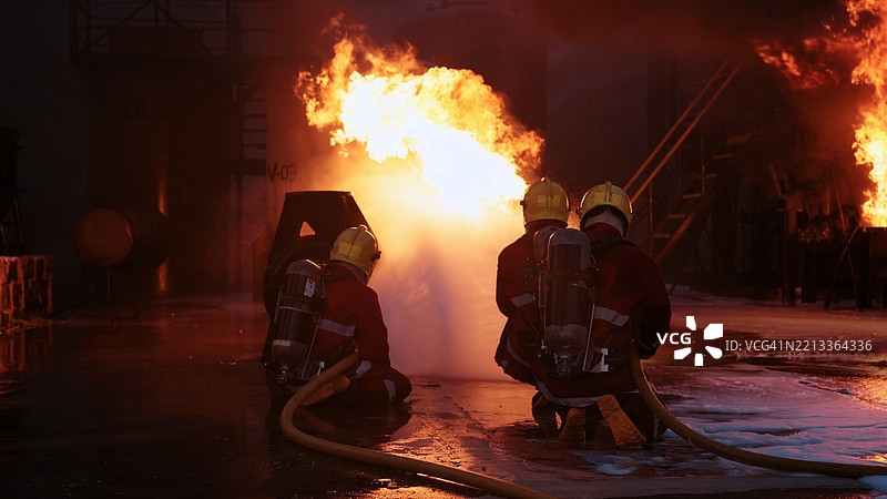 消防员团队。图片素材