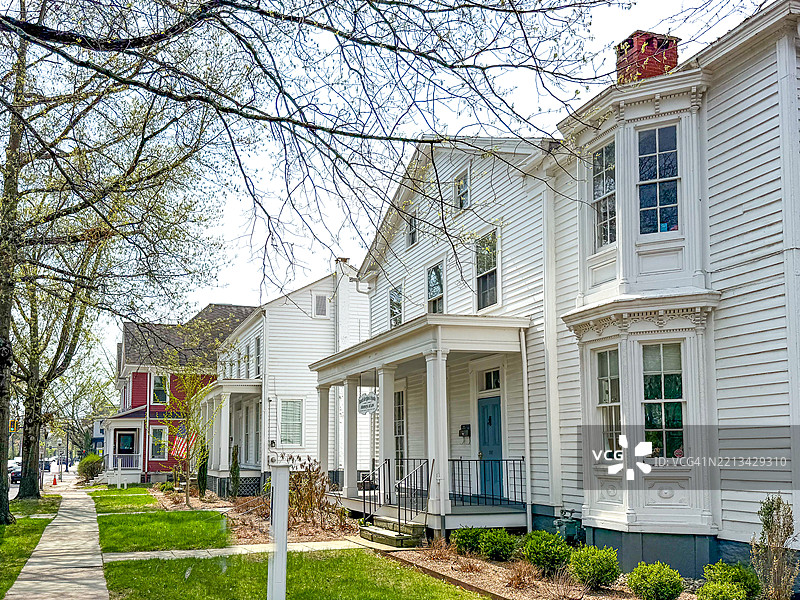 金斯顿历史区的白色木板法务办公室图片素材