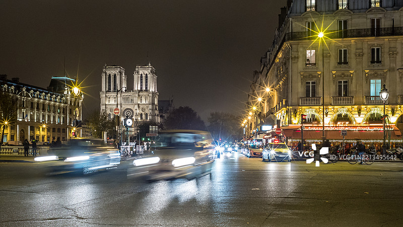 巴黎圣米歇尔广场夜景图片素材