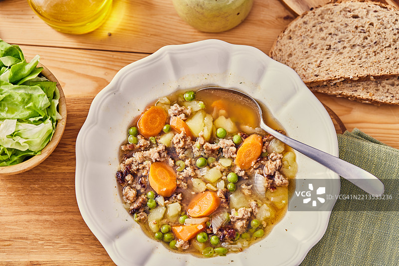 高档汤品的俯视图图片素材