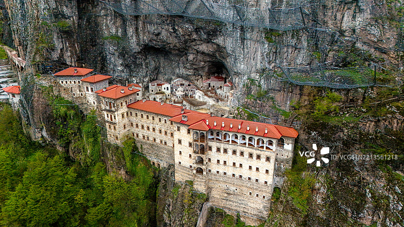 苏梅拉修道院，位于土耳其米里亚姆的马奇卡，是一座希腊东正教修道院。图片素材