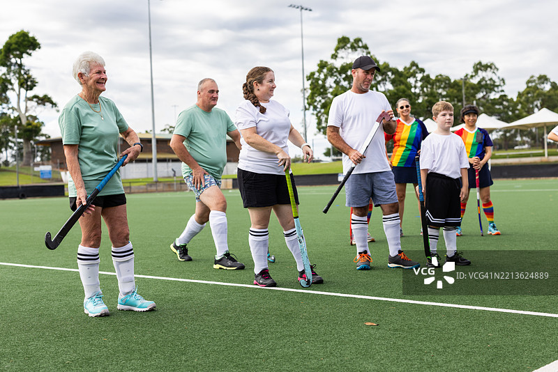 赛前曲棍球简报图片素材