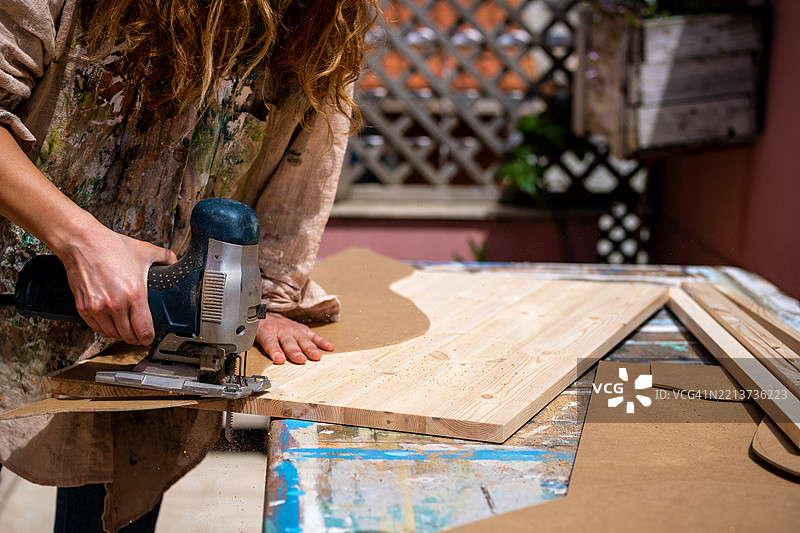 使用拼图工具制作木制形状图片素材