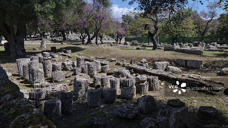 希腊伯罗奔尼撒半岛古奥林匹亚考古遗址全景图图片素材