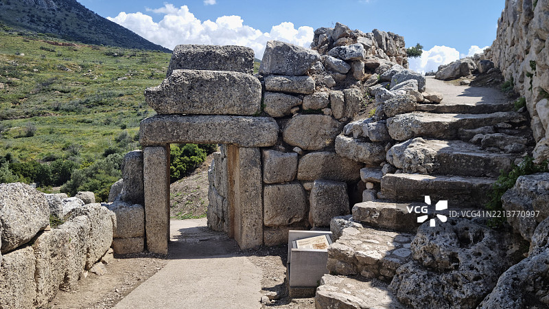 希腊伯罗奔尼撒半岛迈锡尼考古遗址的北门景观图片素材
